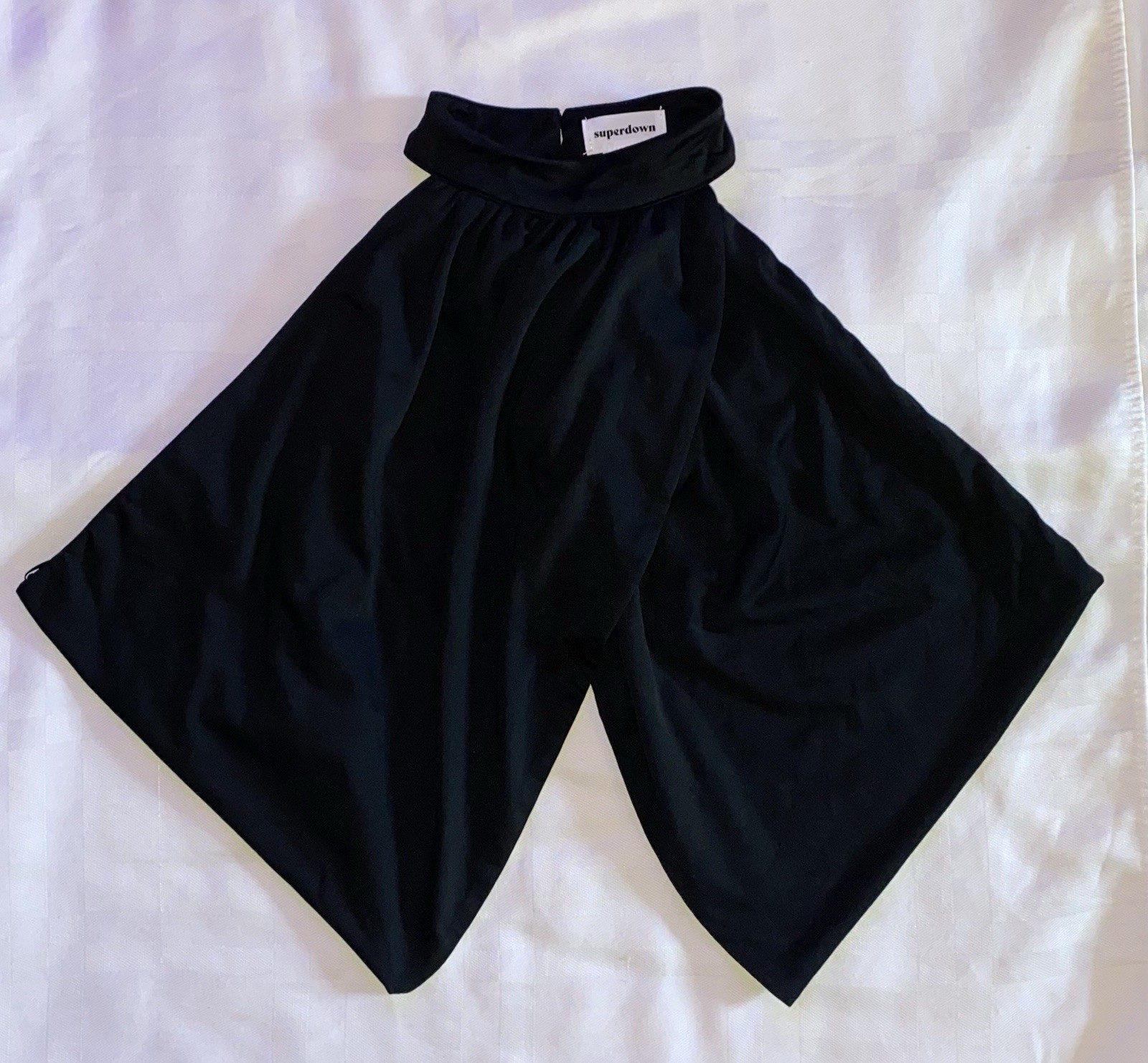Superdown Women’s Black Open Back Sleeveless Halter Top Size M