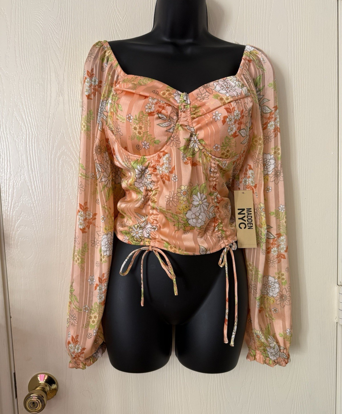 Madden NYC Women’s Pink Floral Puff Long Sleeve Smocked Cropped Blouse L