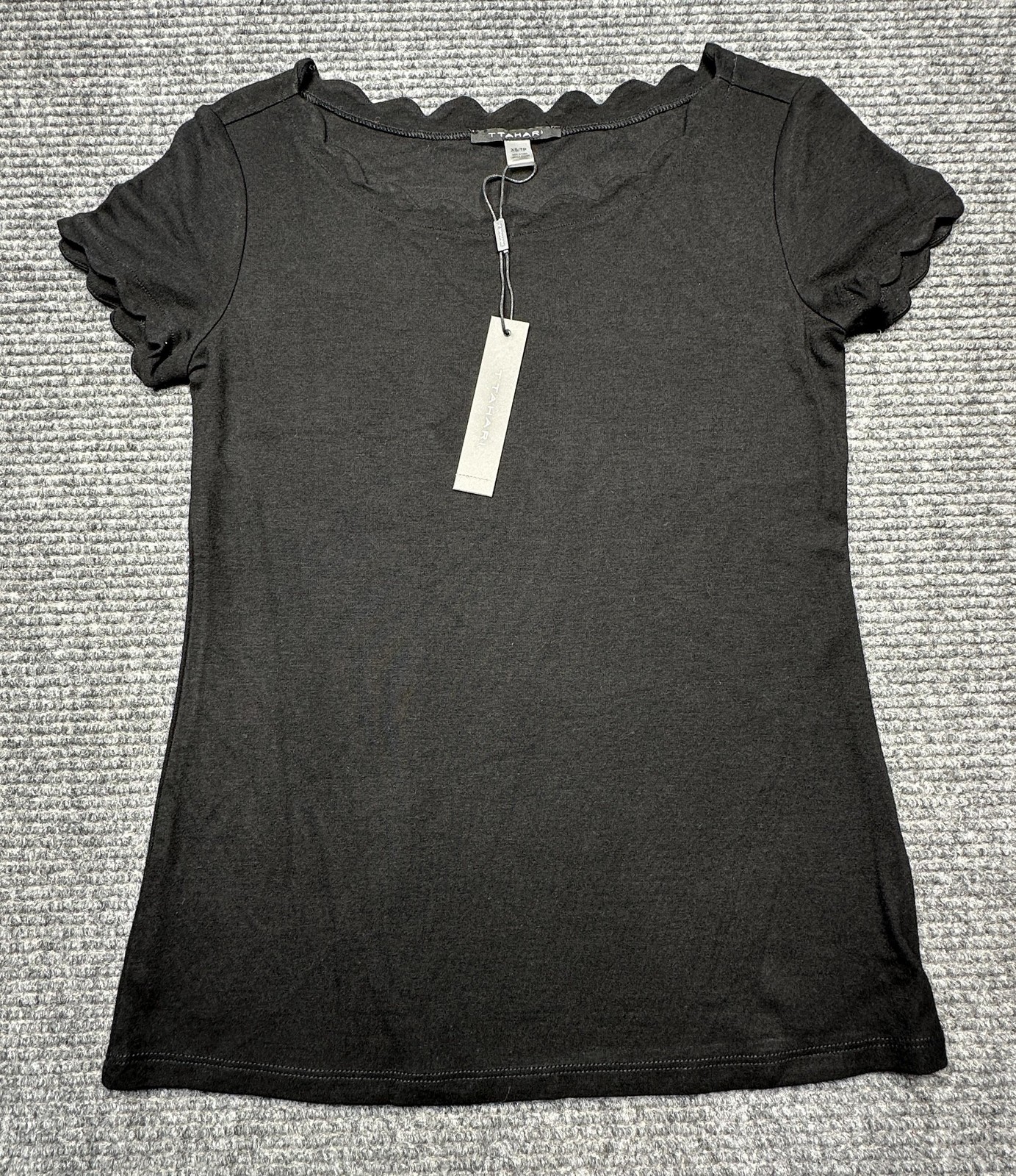 T Tahari Shirt Womens XS Black Scallop Neck Stretch Tee Short Sleeve Top New