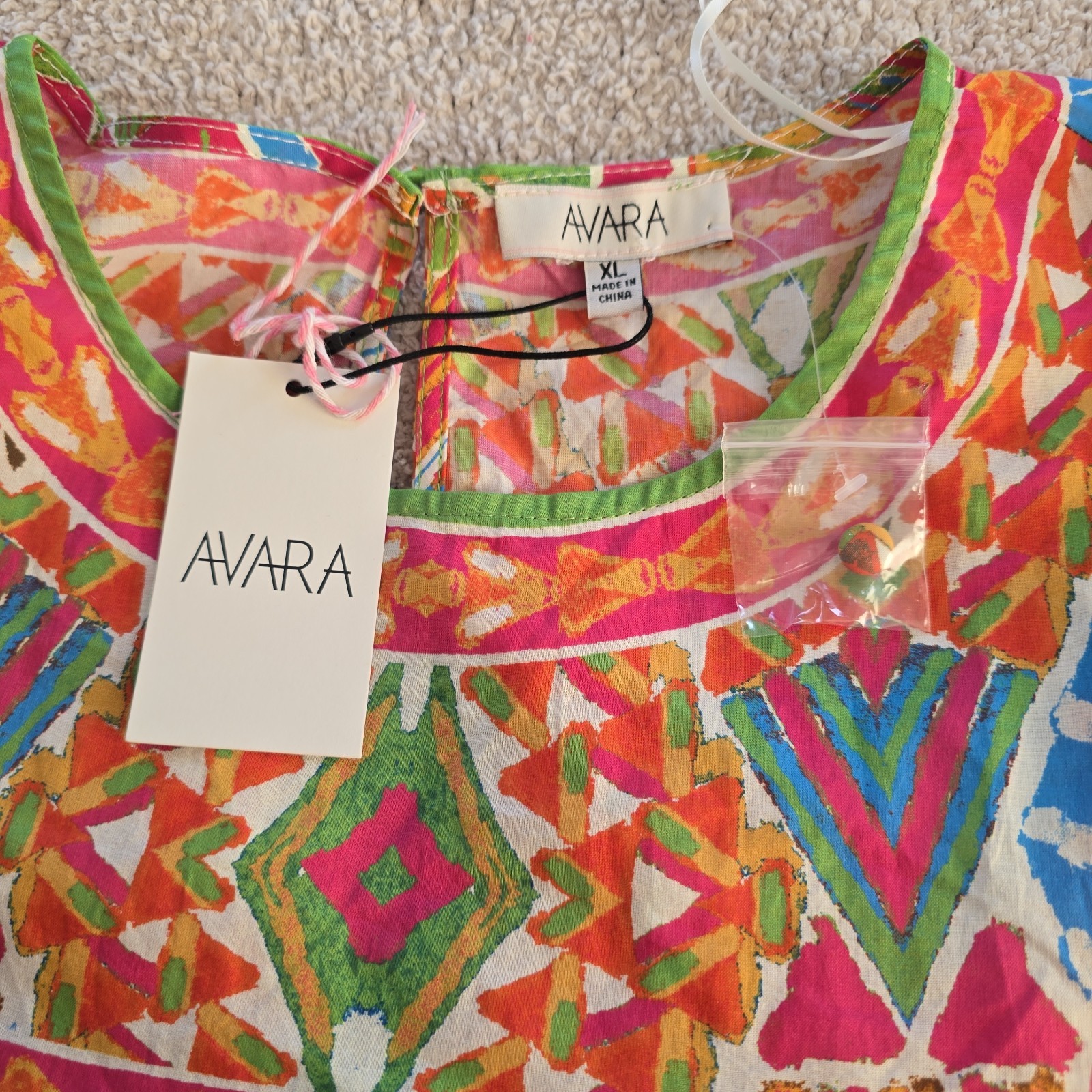 Avara Nadia Multicolor Printed Top Boho-chic Size XL NWT Keyhole Back