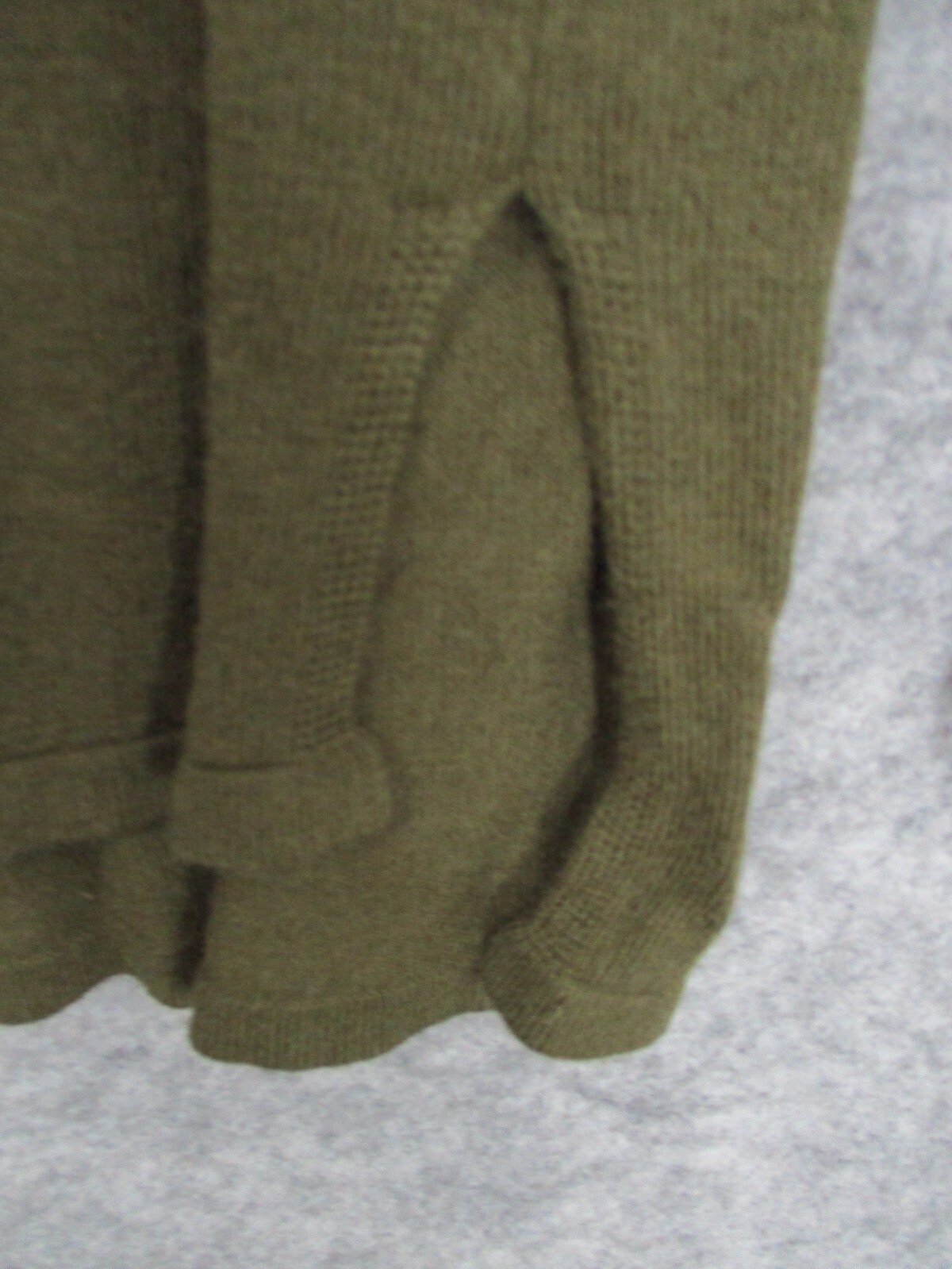 Pink Republic Women’s Top Medium Flowy Ribbed Crew Neck High Low Hem Green