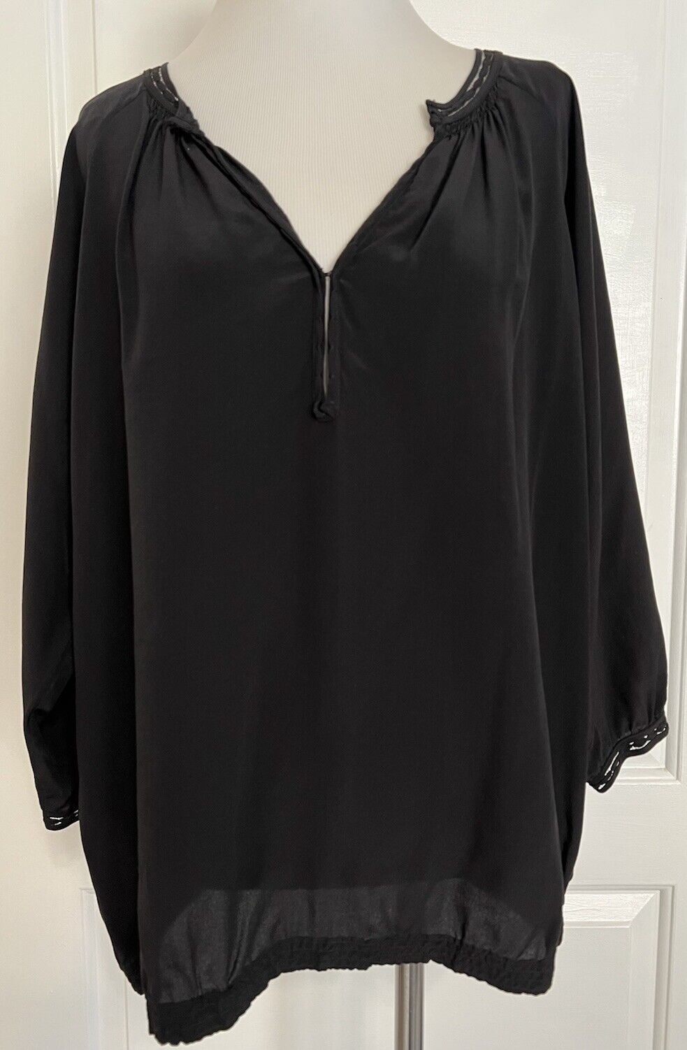 $295 VINCE Designer 100% Silk 3/4 Sleeve Dolman V Neck Blouse Top Black Chic L