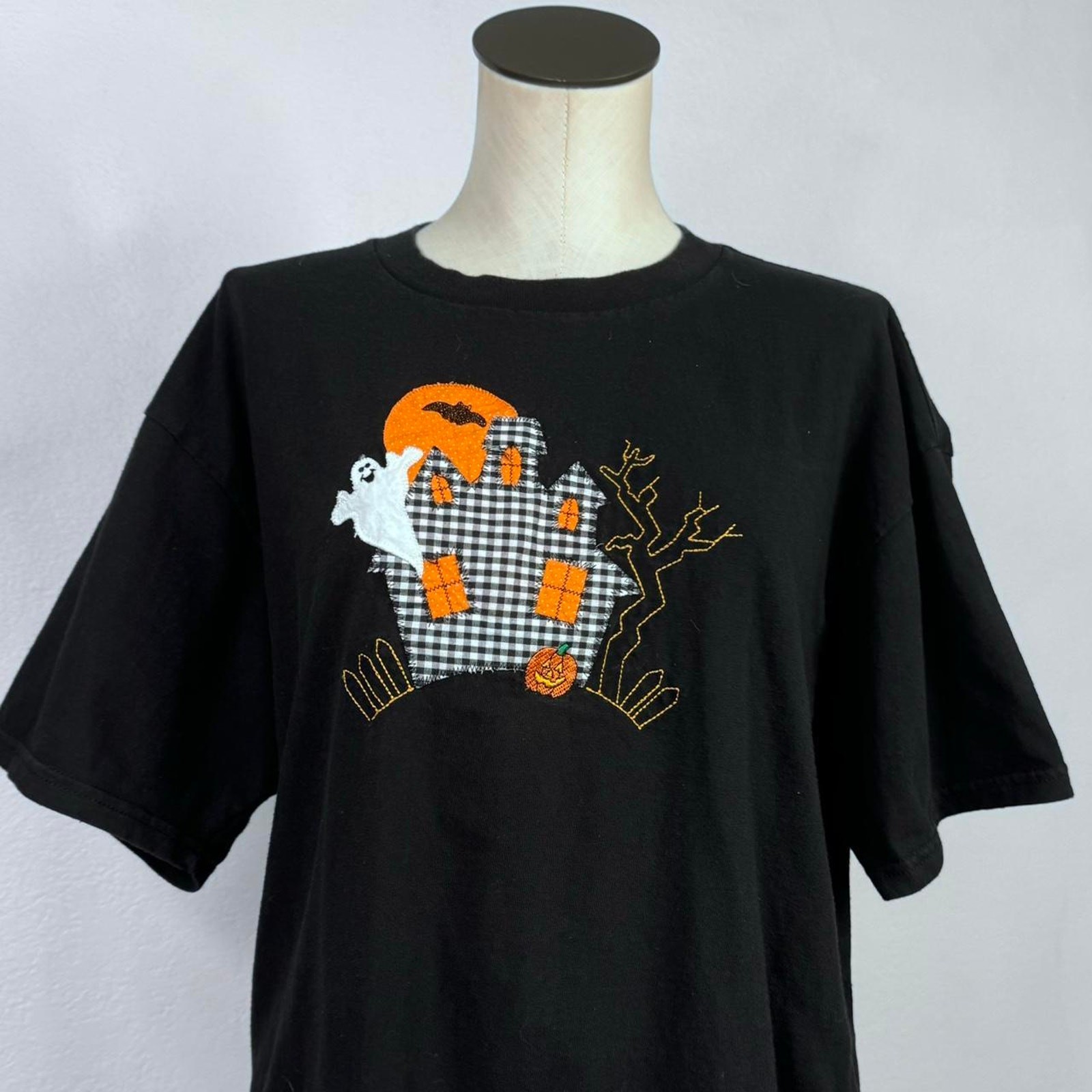 Vintage 90s Halloween Haunted House Ghost Embroidered Tee Black Size XL Tultex