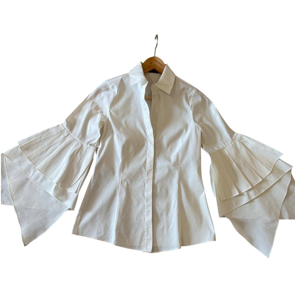 Carolina Herrera White Tiered Pleated Bell Sleeve Button Down Blouse Size 2