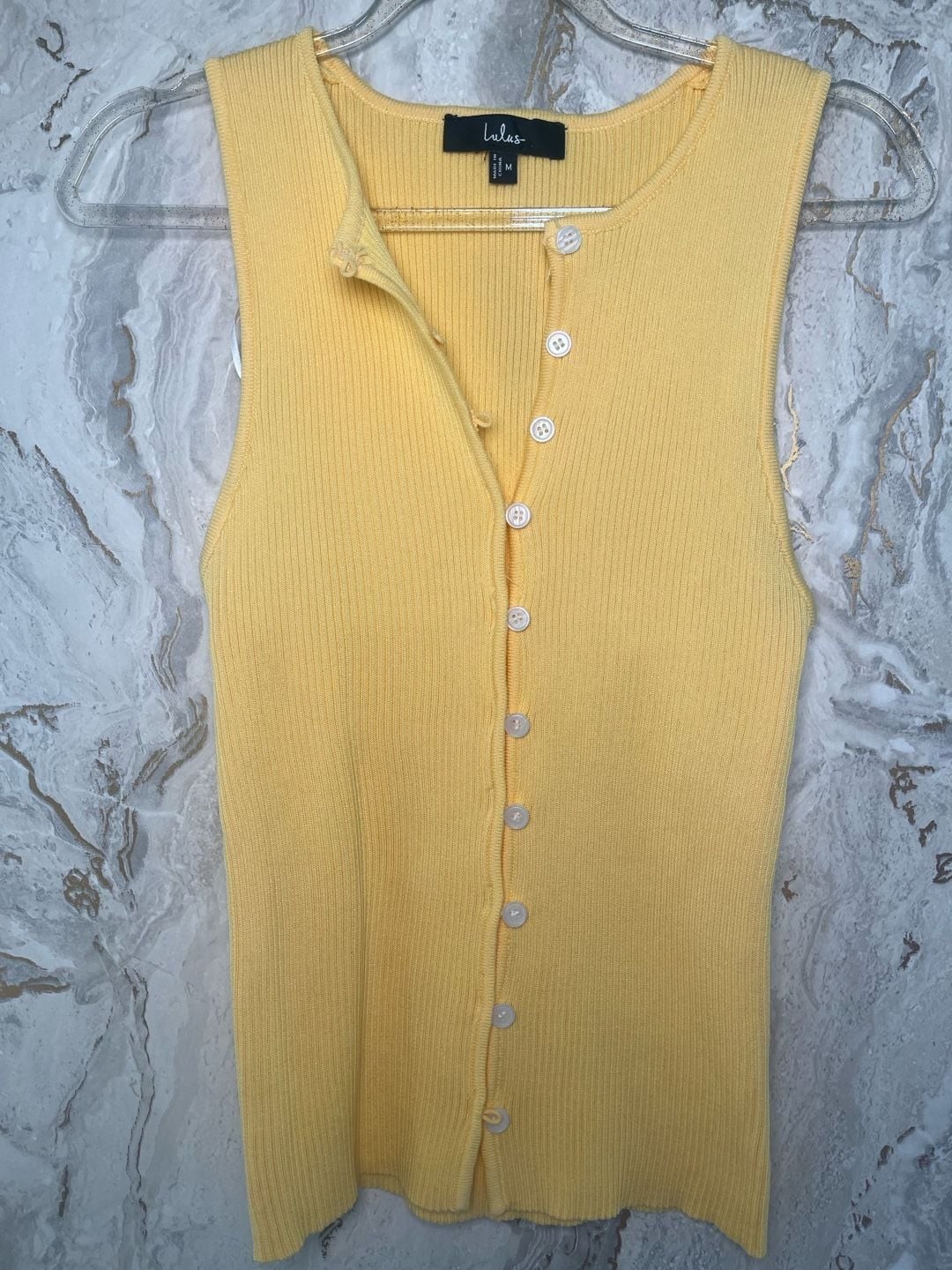 Lulus Women’s Yellow Ribbed Button-Front Sleeveless Tank Top