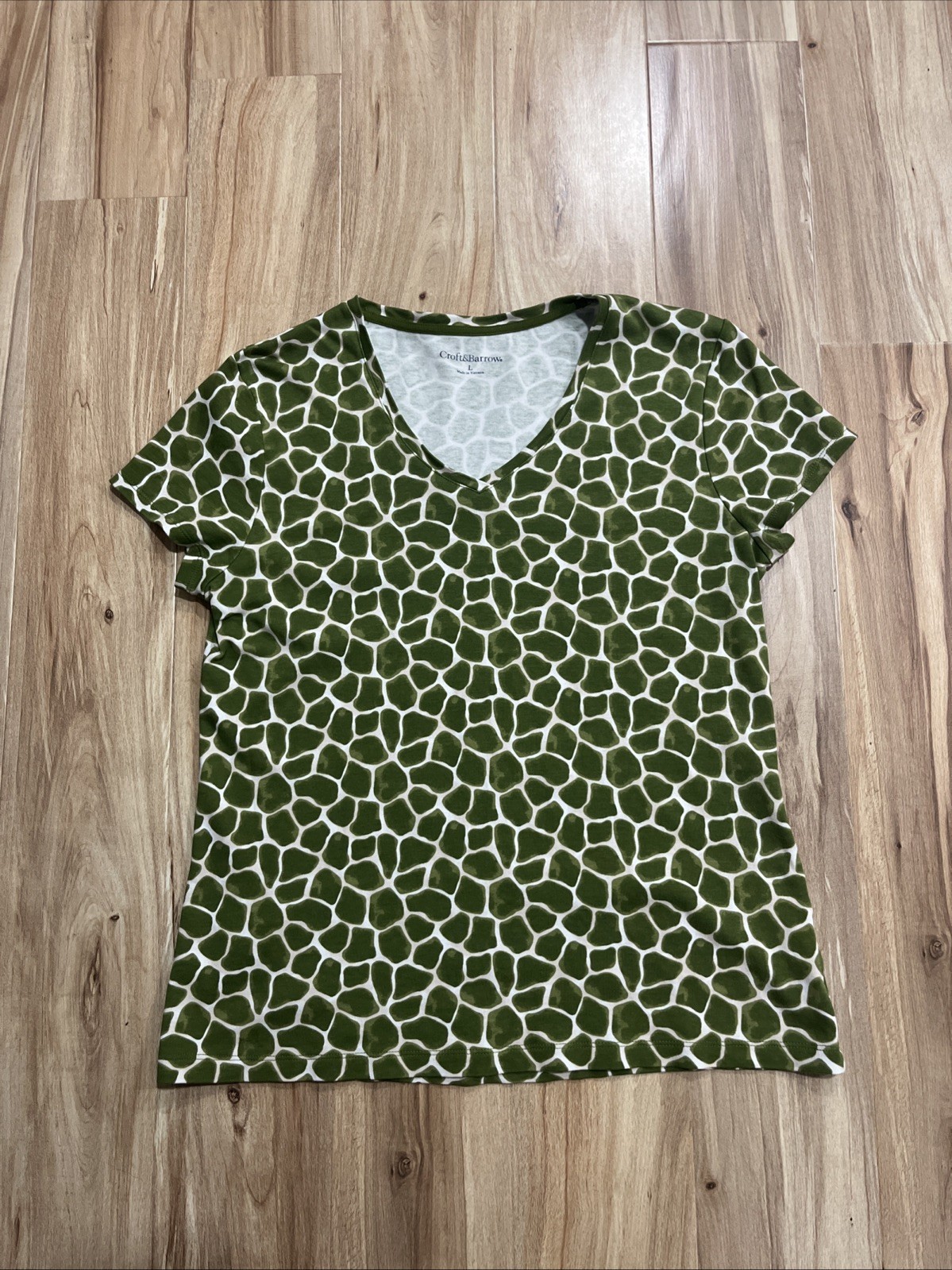 Croft & Barrow Women’s Top T-shirt Shirt Size L Pullover Green White Print