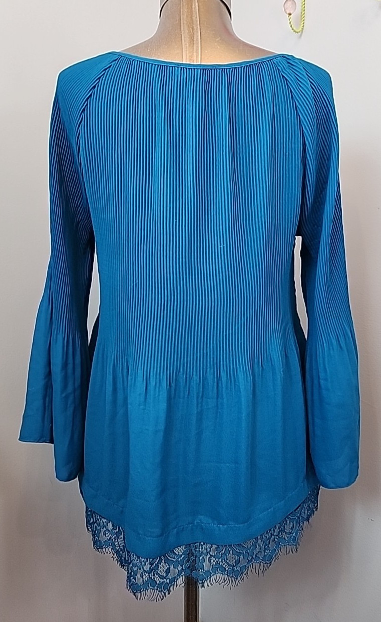 Roz & Ali Blue Cold Shoulder Sleeve Top Womens M Chest 38 Lace Trim 303-35462