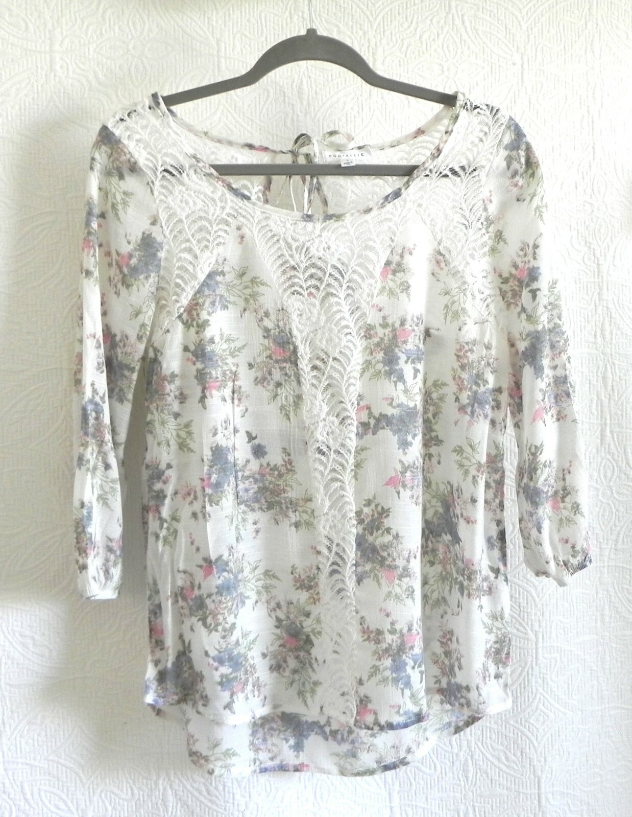 Socialite Tunic Hi-Low Hem Lace Trim 3/4 Sleeve Floral Light Weight Size L(US M)