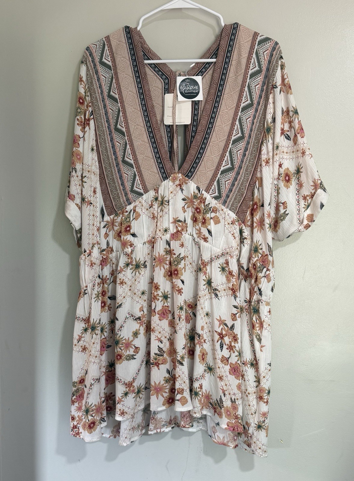 NWT Davi & Dani white muted floral aztec tie vneck babydoll gauze blouse size 3x