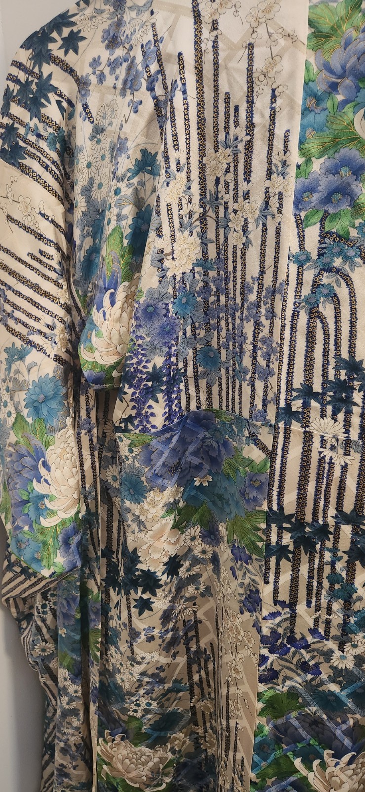 Japanese Silk Kimono Robe Womens L-XL Blue Green Colors Very Nice Condition