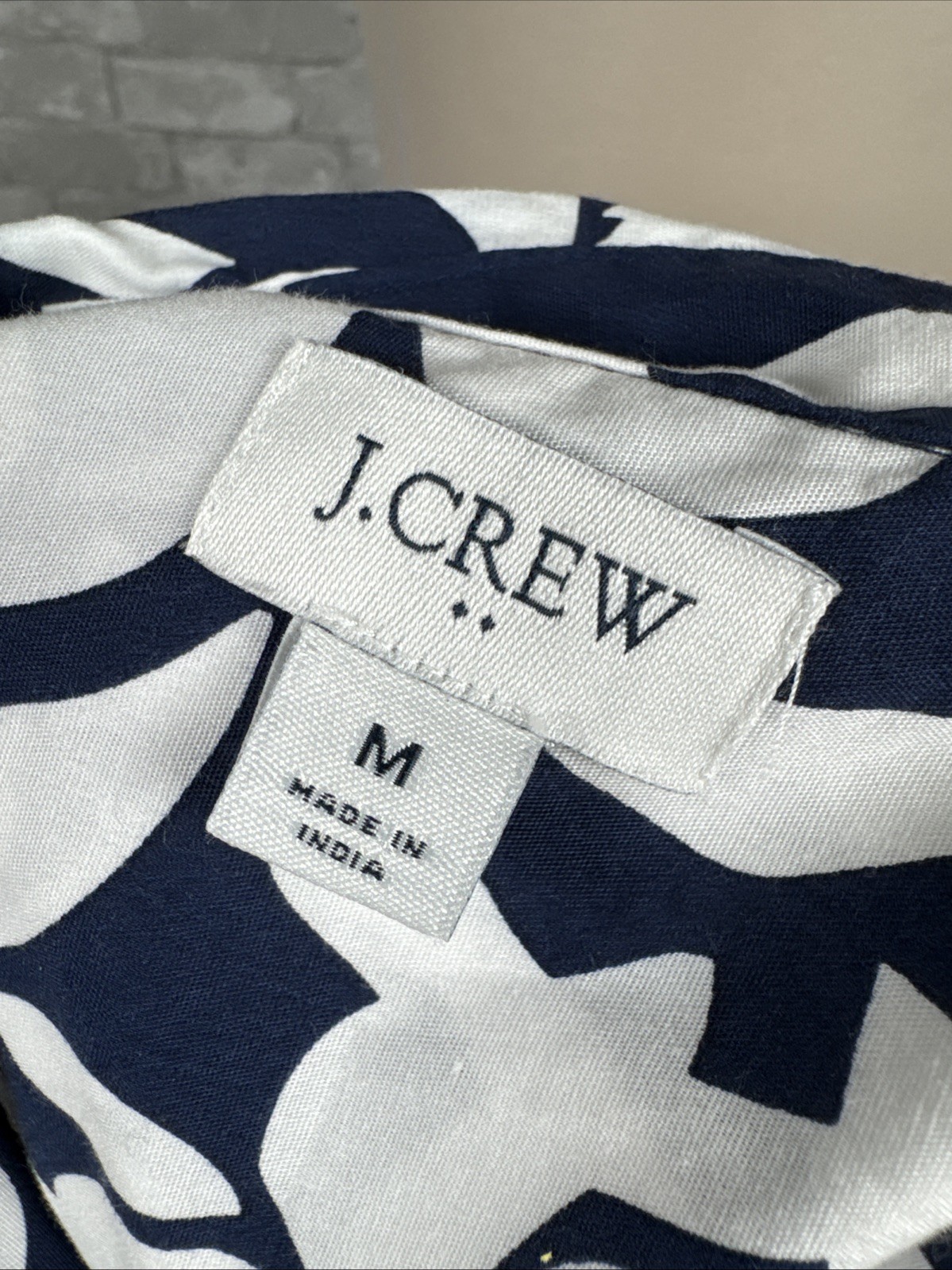 J Crew Medium Blue w/ White Flower Sleeveless Button Up Tank 98% Cotton