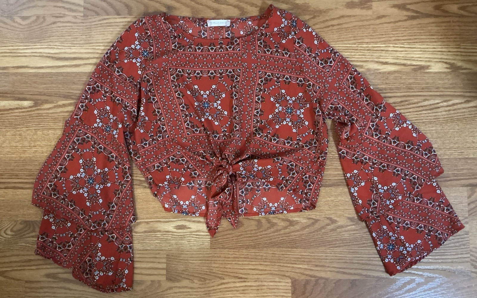 Altar’d State Size S Flowy Cropped Tie Shirt Blouse Red White Navy Blue PRETTY!