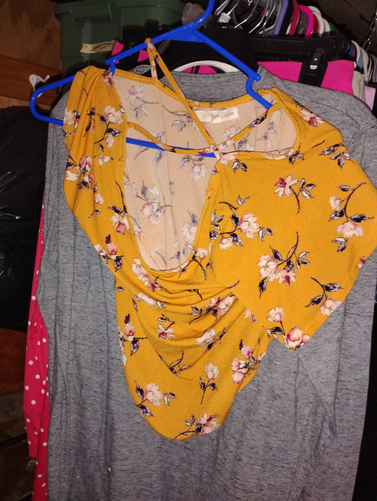 rewind xs polyester stretchy yellow crosshatch women’s crop tee