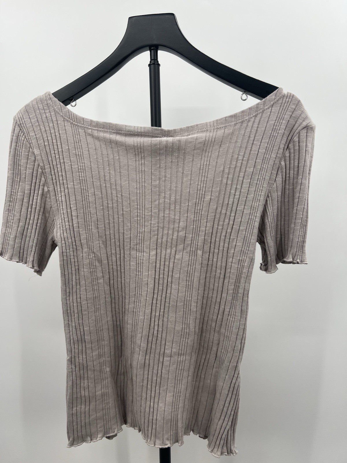 Vero Moda Top Ribbed Button Front Scoop Neck Short Sleeve Taupe Ash NWT – M