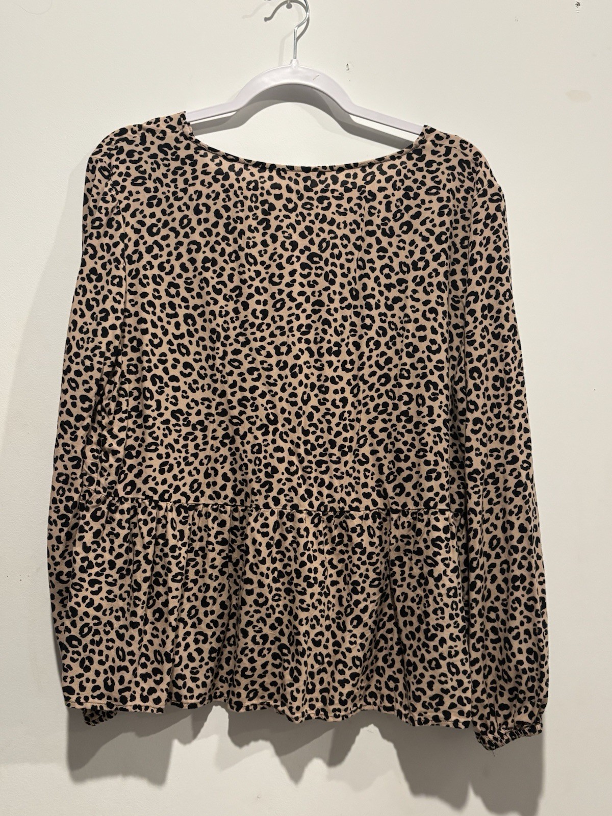 Ckh Clockhouse Women’s Beige/Black Leopard Print V-Neck Button Blouse Size 44